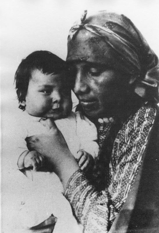 Nelly Friedlander holding her baby Lucy